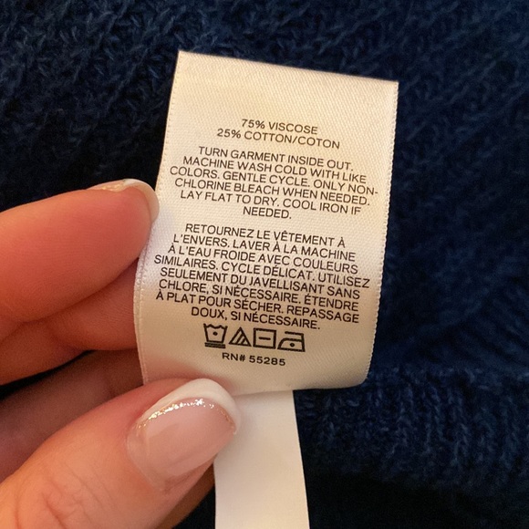 Express Sweater - Picture 5 of 5